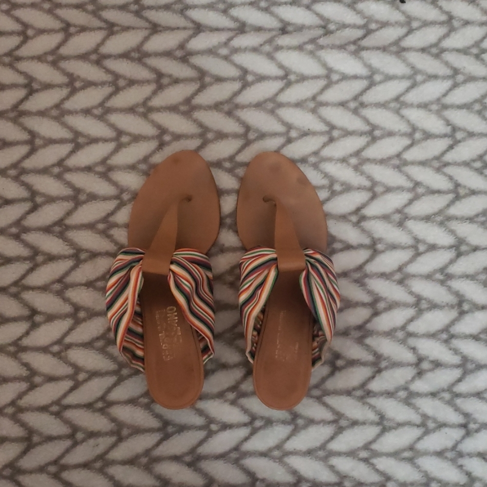 Low heel sandal